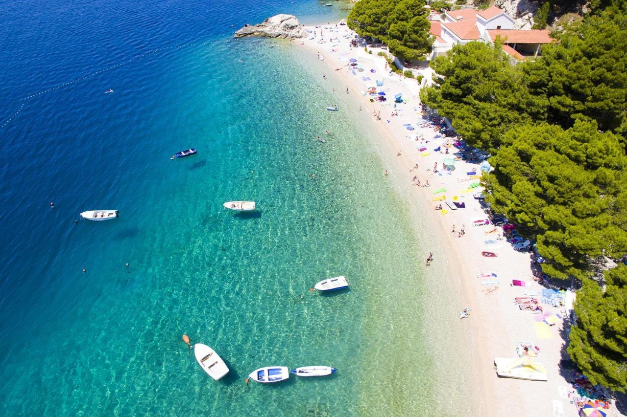 Apartments By The Sea Brela, Makarska - 2718 外观 照片