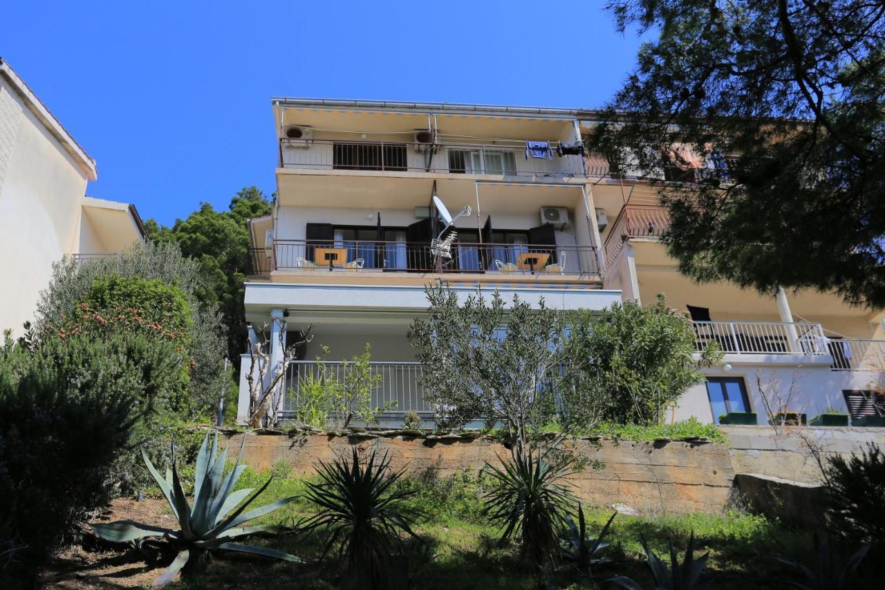 Apartments By The Sea Brela, Makarska - 2718 外观 照片