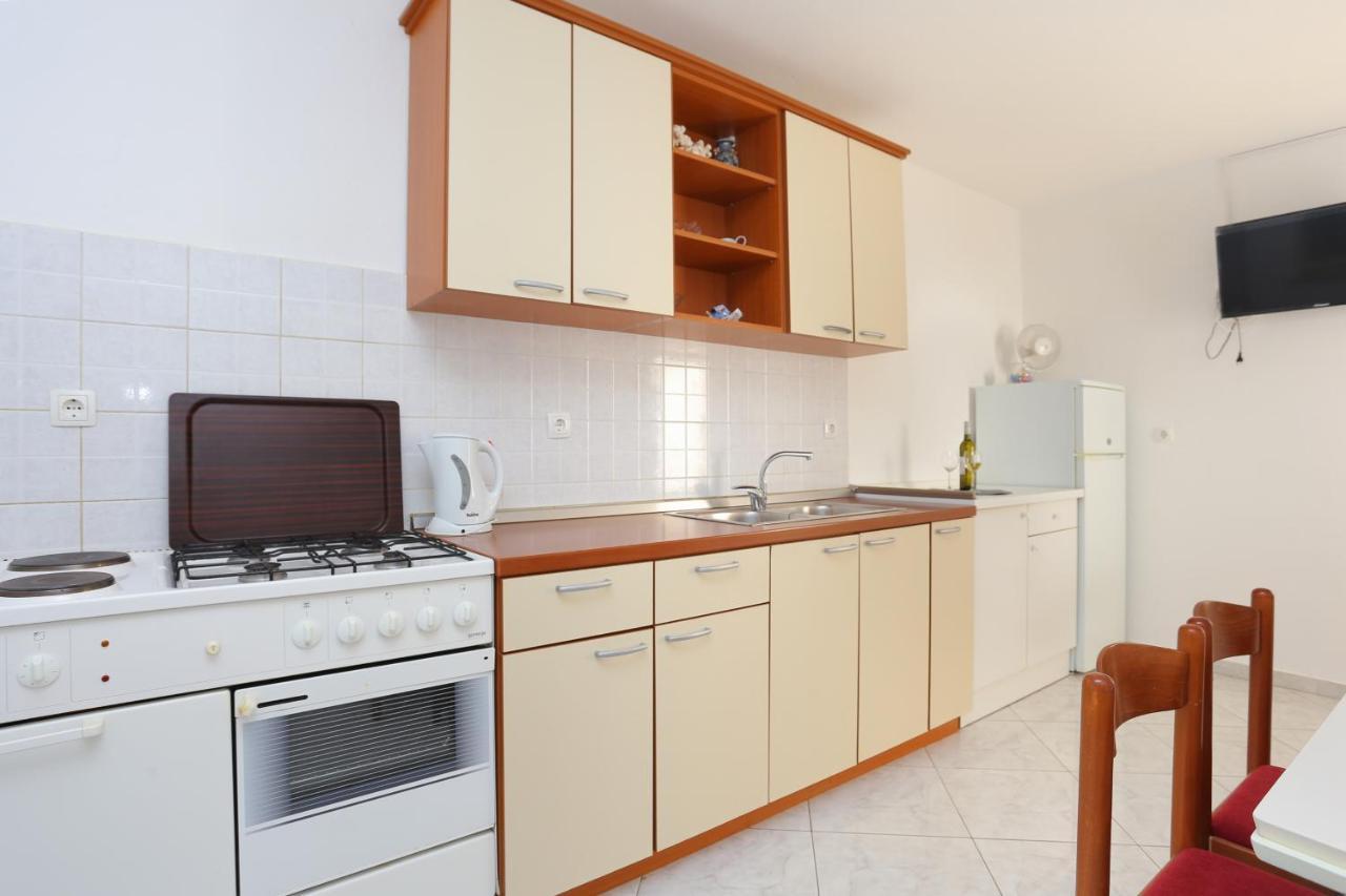 Apartments By The Sea Brela, Makarska - 2718 外观 照片
