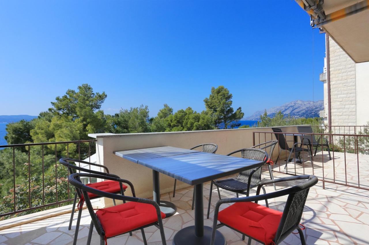 Apartments By The Sea Brela, Makarska - 2718 外观 照片