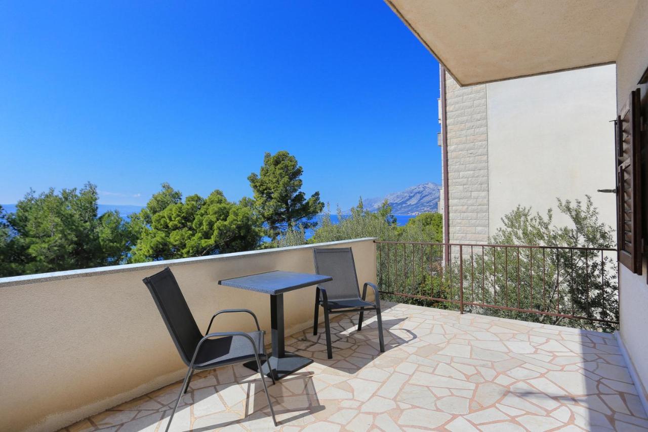Apartments By The Sea Brela, Makarska - 2718 外观 照片