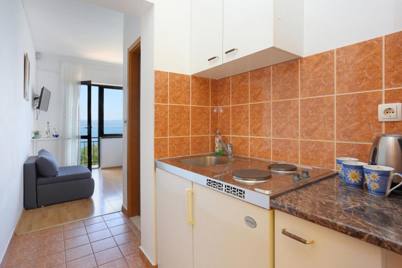 Apartments By The Sea Brela, Makarska - 2718 外观 照片