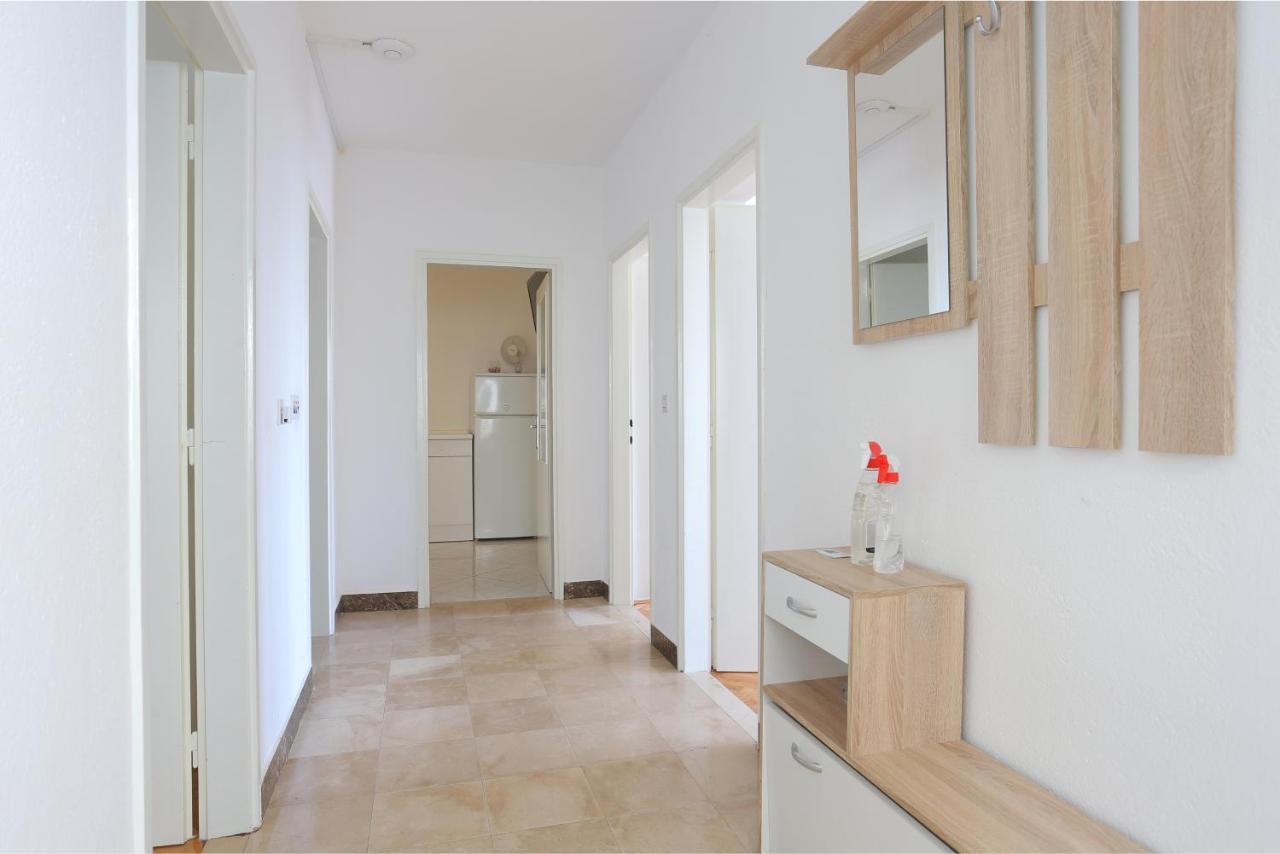Apartments By The Sea Brela, Makarska - 2718 外观 照片